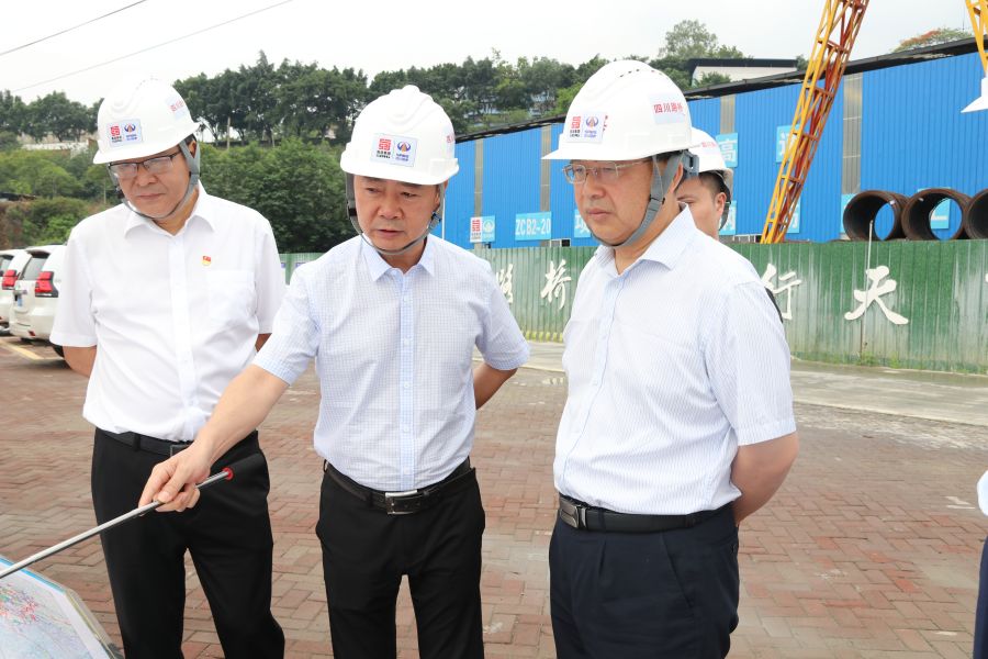 紀檢監察組組長、廳黨組成員楊暉一行赴沿江高速調研指導工作 (2).jpg