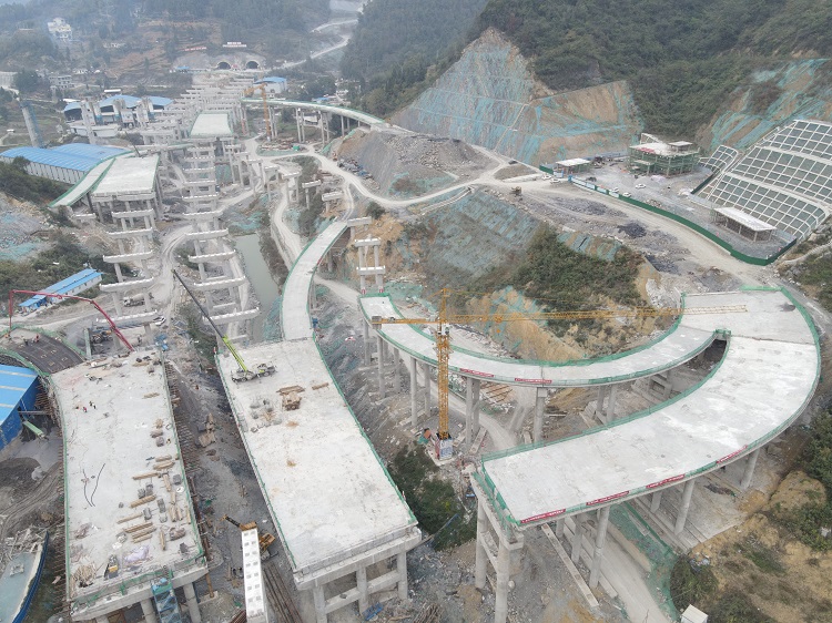 川黔公司古金高速觀文互通現澆梁全部澆筑完成3.jpg